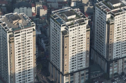Hanoi apartment owners wait for further price hikes to sell